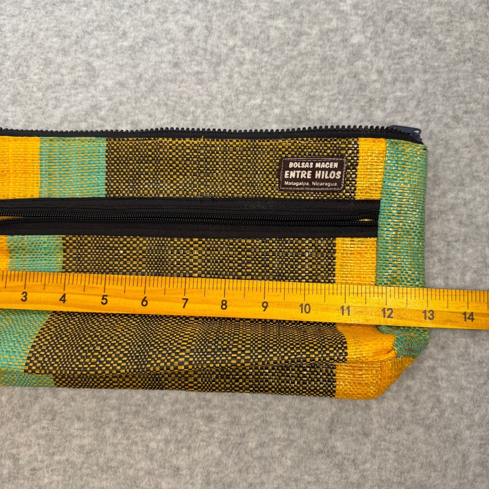 Entre Hilos Handwoven Cosmetic Bag Matagalpa Nicaragua Indigenous Artisan Pouch - Picture 9 of 10